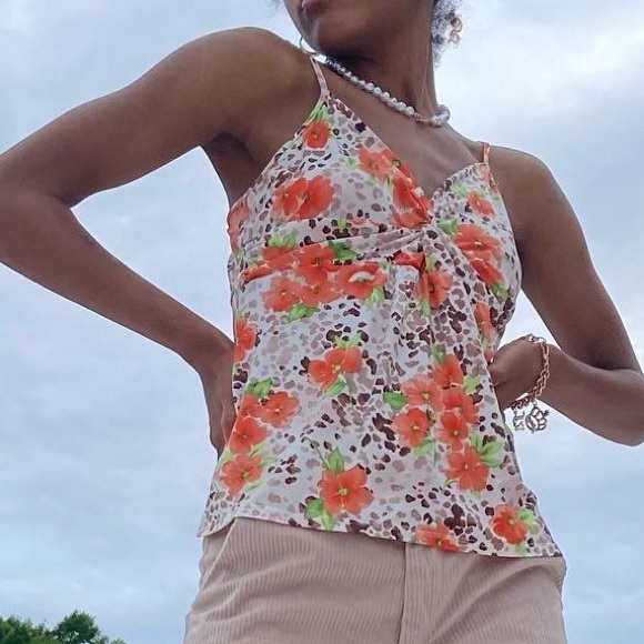 Women’s floral camisole top with adjustable straps. - Picture 1 of 7